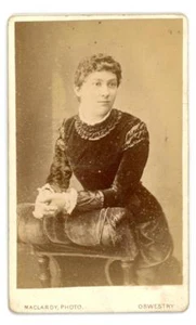Lady on cdv by J MacLardy of Oswestry - Picture 1 of 2