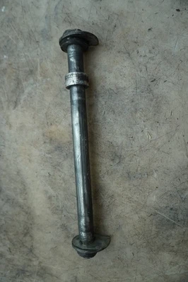 09 HARLEY DAVIDSON STREETGLIDE TOURING REAR AXLE AND SHIM E-5545 - Изображение 1 из 4