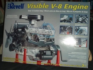 REVELL GIANT SIZE 1/6 SCALE V-8 ENGINE/MOTOR PLASTIC MODEL KIT w MOVING PARTS - Picture 1 of 14