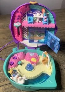 Polly Pocket Pocket World Lil’ Ladybug Jardín Compacto 2 Micro Muñecas Completo - Imagen 1 de 5