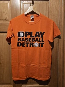 Detroit Tigers Foundation Play Baseball Detroit Orange T-Shirt Adult Size Small - Picture 1 of 3