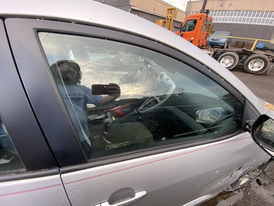 Front Door Glass Window PONTIAC VIBE Right Passenger 09 10 - Imagem 1 de 1