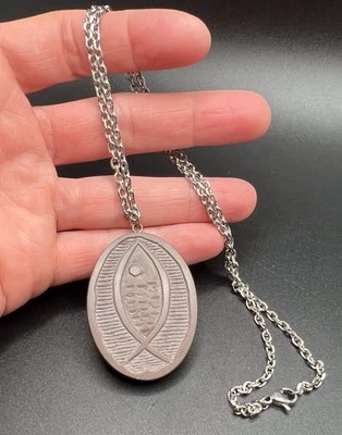 "Collar colgante piedra tallada motivo pez garra de oso sello cadena de 18""" Foto 1 de 4