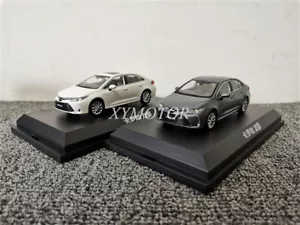 Modellino auto pressofuso ibrido Toyota Corolla 1/43 ragazzi ragazze regali esposizione ciano/bianco - Foto 1 di 12
