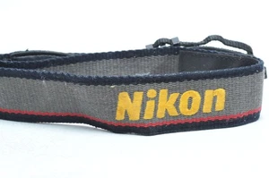 Nikon tracolla per fotocamera vintage grigia - Foto 1 di 2