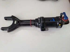 Rockshox Monarch RT 197x48 y montaje en horquilla - Specialized Stumpjumper / Levo - Imagen 1 de 6