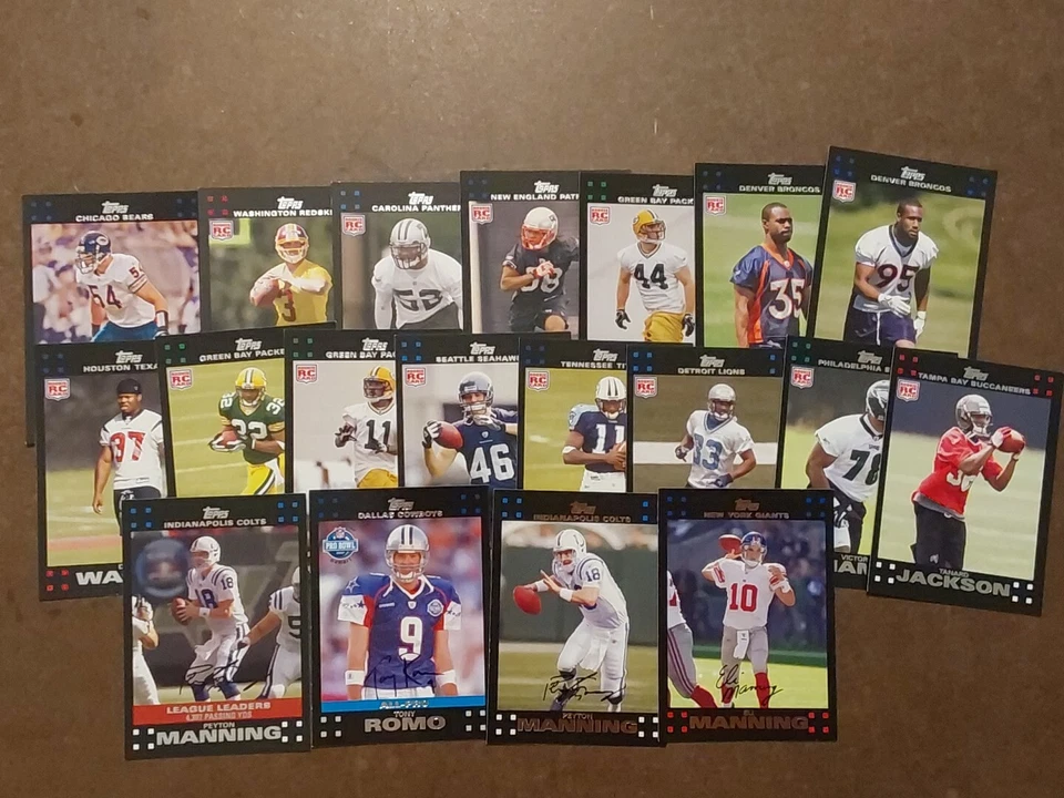 2007 Topps Chrome Football Lot. 19 Cards MANNING, ROMO - Image 1 of 1