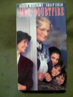 2 Robin Williams VHS ~ Mrs. Doubtfire & The Birdcage - Image 1 of 4