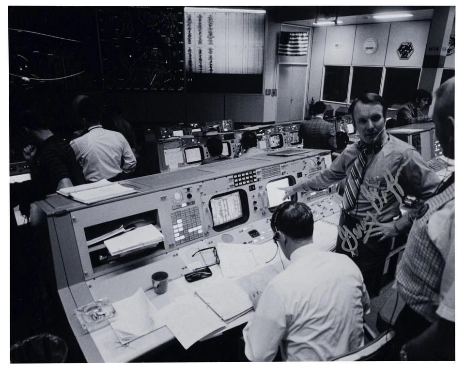 NASA Autographed GERRY GRIFFIN Lead Flight Director APOLLO 15 Mission Control264 - Image 1 of 1