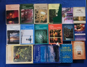 Lot 16 daily devotional books:  Guideposts God at Eventide large print youth ++ - Bild 1 von 2