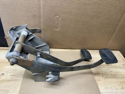 97-03 Ford F150 Clutch & Brake Pedal Assembly Manual F250 98 99 00 01 02 - Image 1 of 4