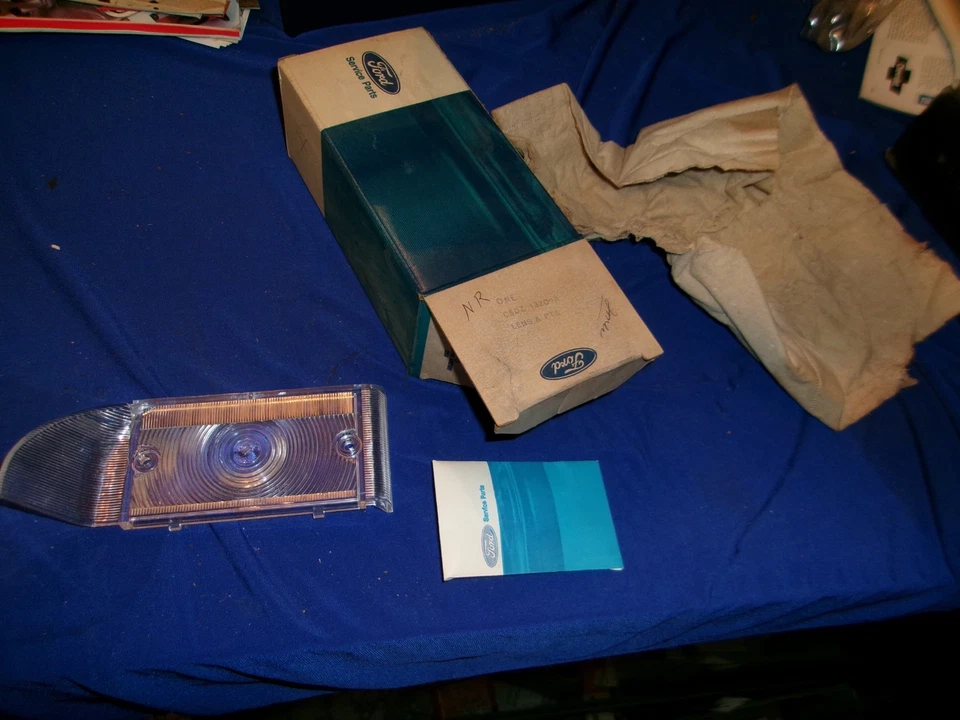 福特猎鹰公园灯 c5dz-13209-a — 第 1/1 张图片