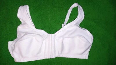 NWOT Comfort Choice 38B White Front Closure Cotton Wireless Bra Make an  Offer - Image 1 of 4