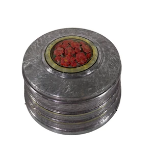 Caja de polvo musical de metal de colección con patas cuerda flores de plástico VIDEO - Imagen 1 de 14