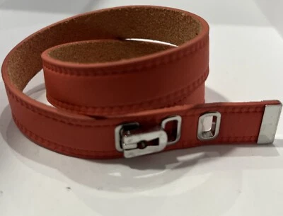 Pulsera envolvente cuero marca Fossil rosa coral Foto 1 de 4