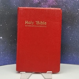 Dictionary/Concordance Holy Bible Melton Red Faux Leather Cover Copyright 1975 - Foto 1 di 5