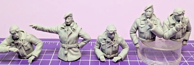 NEU! Britische Panzer Besatzung Winteruniform 1939-1945  5er Set  1:16 - Bild 1 von 4