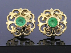 E076 Genuine 9K Solid Gold Natural Emerald Fleur-de-lis Classic Stud Earrings - Bild 1 von 4