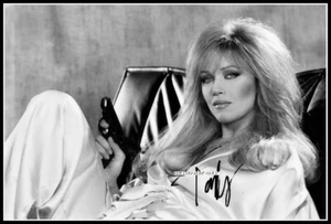 Imagen de lona de algodón autografiada de Tanya Roberts. Edición Limitada (TR-402) - Imagen 1 de 1