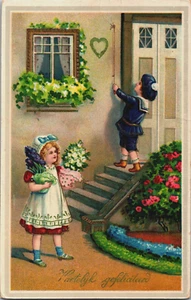 Feliz cumpleaños niño tira de una campana niña lo mira plantas postal vintage B149 - Imagen 1 de 2