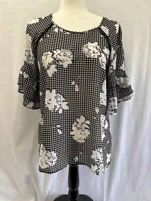Blusa Spense Top Mujer Talla Mediana Blanco y Negro Cuadros Floral Manga Acampanada  Foto 1 de 4