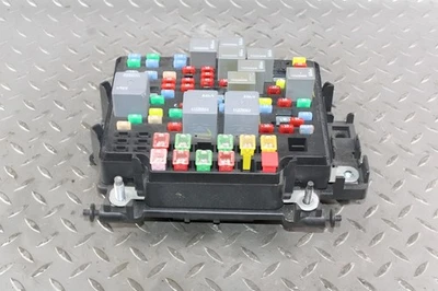 2003-2005 Chevy Silverado 3500 Engine Fuse Box Assembly OEM Foto 1 de 4