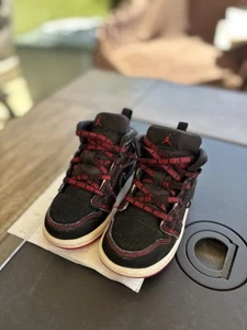 Nike Air Jordan Retro 1 Mid Toddler Size 7C - Picture 1 of 9