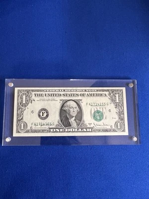 (( ERROR - MISALIGNED )) $1 1977 (CU) FEDERAL RESERVE  - Image 1 of 4