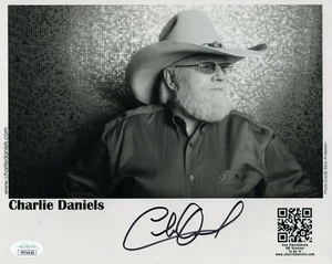 CHARLIE DANIELS HAND SIGNED 8x10 PHOTO BEST POSE EVER MUSIC LEGEND JSA - Picture 1 of 1