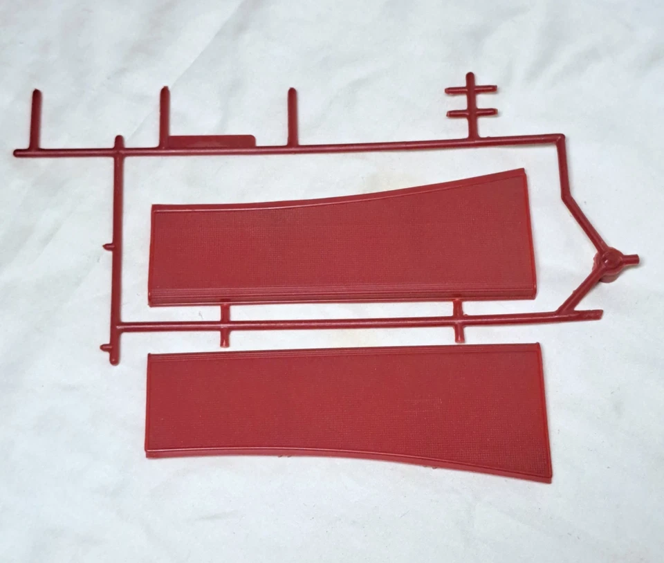 Набор для моделирования Monogram 2614 масштаб 1/8 1932 Ford Big Deuce родстер подножка - Изображение 1 из 4