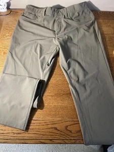 Men’s Green Banana Republic Slim Fit Chino 100% Polyester Pant 33x32” - Picture 1 of 11
