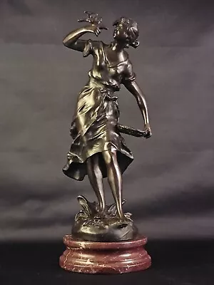 Auguste Moreau ( 1834-1917 ) Bronze Skulptur -   Femme Avec Oiseau   - Sign. • 151€