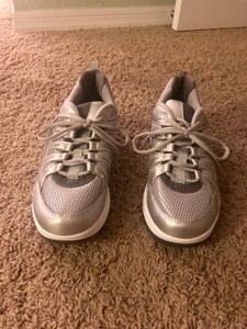 easy spirit ridge sneakers