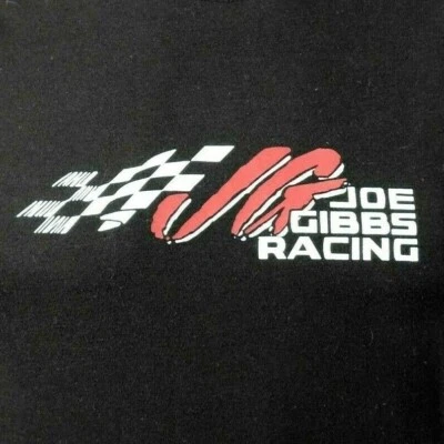 Camiseta NASCAR Joe Gibbs Racing tamanho S Toyota preta Denny Hamlin - Imagem 1 de 4