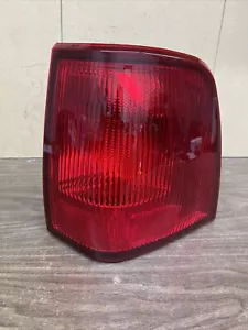 2003,2004,2005,2006 LINCOLN NAVGATOR PASSENGER REAR RIGHT SIDE TAIL LIGHT OEM - Picture 1 of 8
