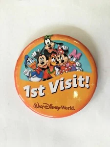 Walt Disney World Parques Disney Primera Visita Botón 3" Pin Insignia MICKEY & FRIENDS Co - Imagen 1 de 12