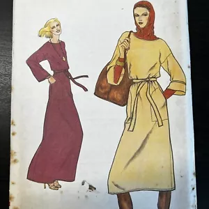 Vintage 1970s Vogue 9900 Loose Fitting Pullover Dress Sewing Pattern 8 XXS UNCUT - Picture 1 of 11