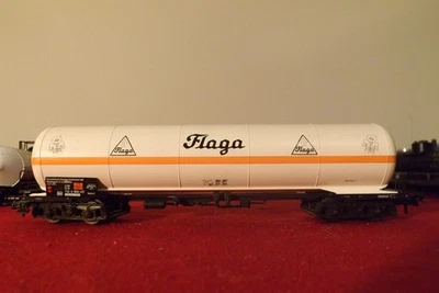 Ho Scale Flaga Tank Car - Image 1 of 4