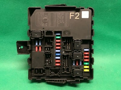 15 NISSAN NV1500 NV VAN IPDM módulo de relé de distribución caja de fusibles 284B71PA0A F2 Foto 1 de 4