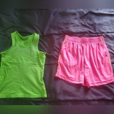 Niña Med Rosa Brillante Drifit Pantalones Cortos y Tanque Verde Lima Foto 1 de 3