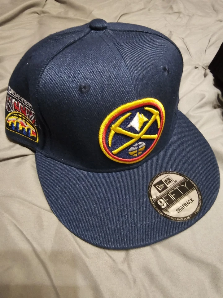 DENVER NUGGETS NBA AZUL MARINO BÁSICO 9FIFTY 950 SOMBRERO SNAPBACK PARA HOMBRE Talla Única Nuevo con Etiquetas Foto 1 de 1