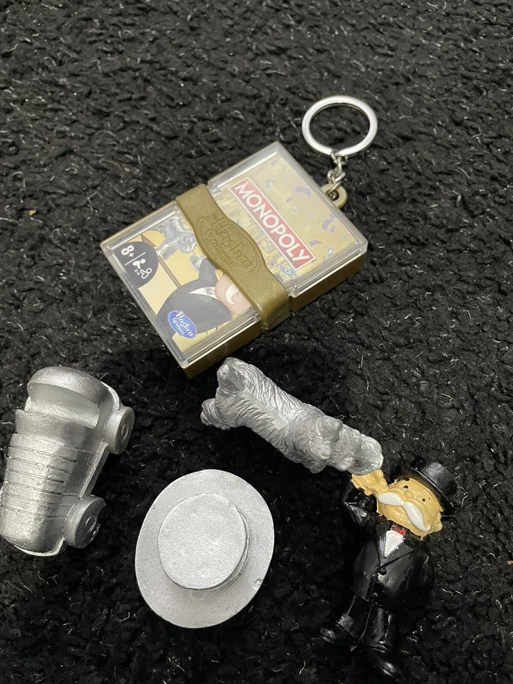 Hasbro Keychain Games Bundle MONOPOLY & TRIVIAL PURSUIT Real Travel Mini Game