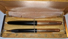 PARKER "51" VINTAGE FOUNTAIN PEN  AND MECHANICAL PENCIL  SET IN CASE