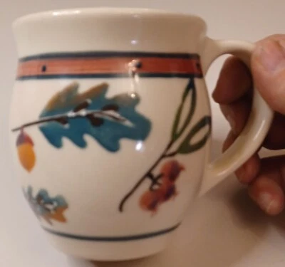 TAZA LATTE DE GRES CERÁMICA ARTSTONE Bosque Hojas de Roble Bayas Uvas Bellotas Foto 1 de 3