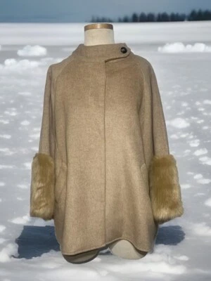 Abrigo chaqueta Fate by LFD talla M lana tostada ribete piel sintética correa para la barbilla elegante Foto 1 de 4