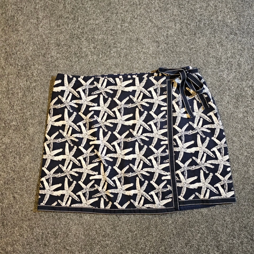 Falda para mujer Vineyard Vines 6 estrellas de mar azules envolvente frontal corta línea media informal Foto 1 de 4