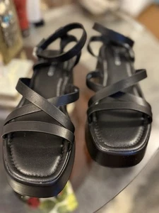 Torrid Platform Sandals Women's 10.5WW Black Strappy Wedge Buckle Chunky Summer - Picture 1 of 9