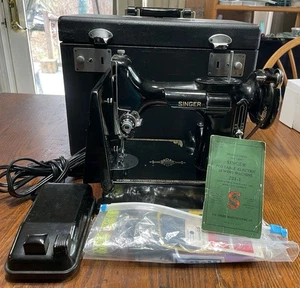 Vintage Singer Featherweight 221K Nähmaschine AJ649450 mit Koffer - funktionstüchtig - Bild 1 von 24