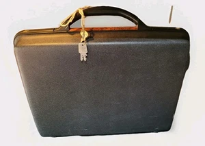Samsonite Briefcase & Keys Vintage 1970s Hard Shell Period TV Prop VGC - Picture 1 of 22
