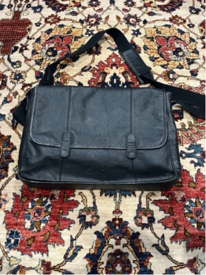 Men’s Cole Haan Leather Black Passenger Travel Bag - Imagem 1 de 4